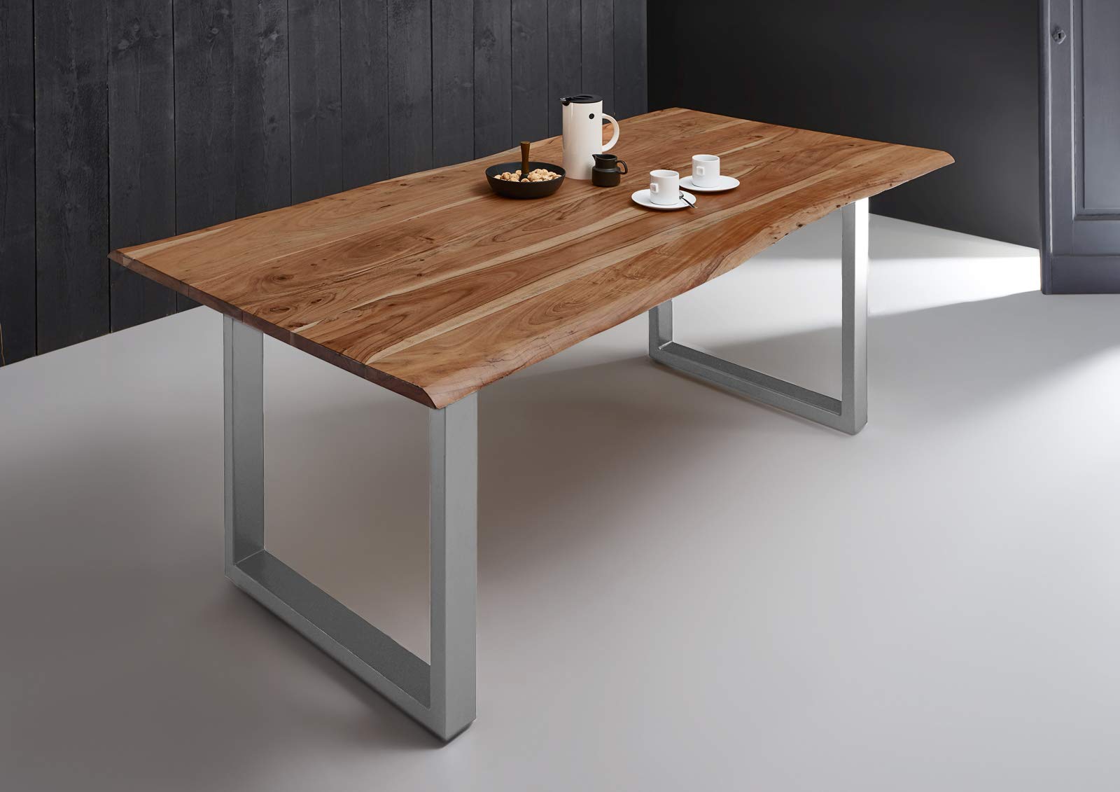 SAM Baumkantentisch 220x100 cm Quarto, Akazienholz massiv + nussbaumfarben, Esstisch mit schwarzem U-Gestell, Esszimmertisch/Holztisch Industrial-Design, Tischplatte 26 mm