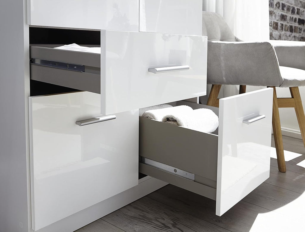 Rauch Möbel Celle, Kleiderschrank für Schlafzimmer, Kinderzimmer, Babyzimmer, Garderobe, Flur, 3-türig, 6 Schubladen, Farbe Hochglanz Weiß/Weiß, Breite 136 cm